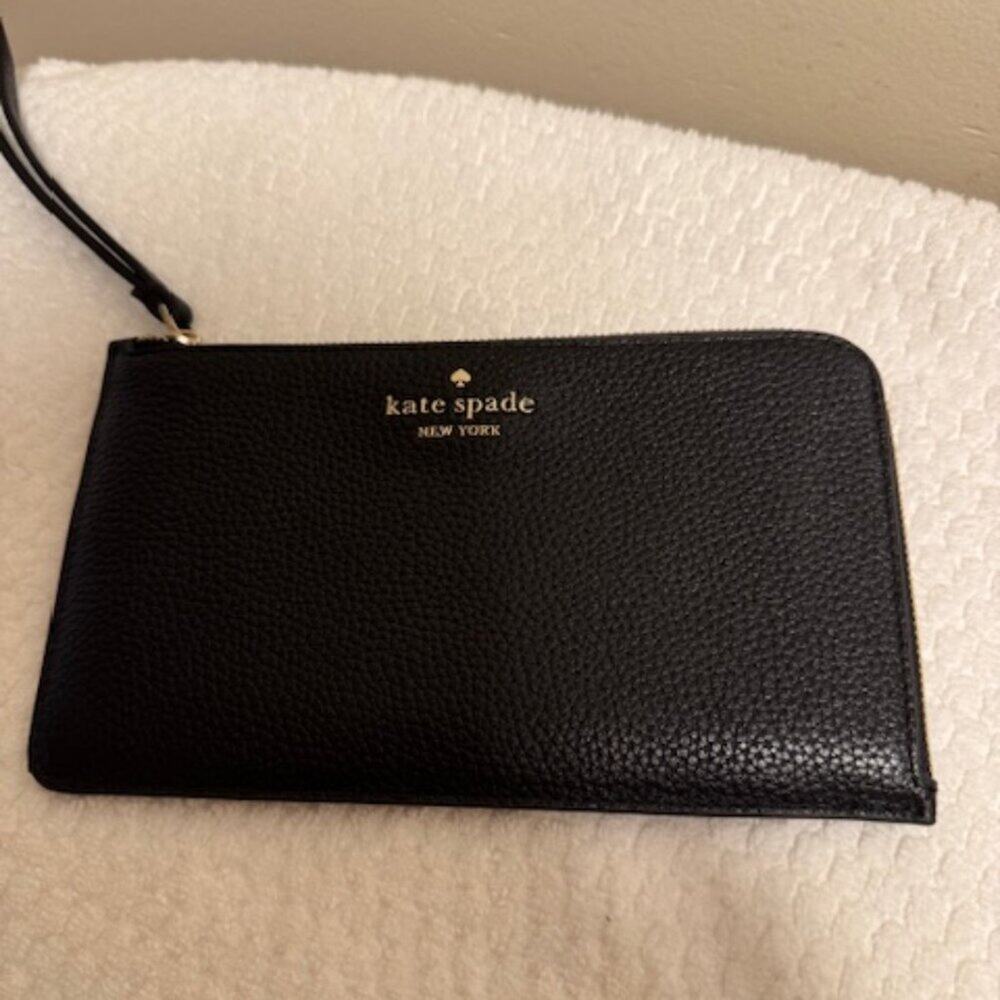 Kate Spade Lucy Medium L-Zip Wristlet Black Pebbled Leather Gold Hardware NWT